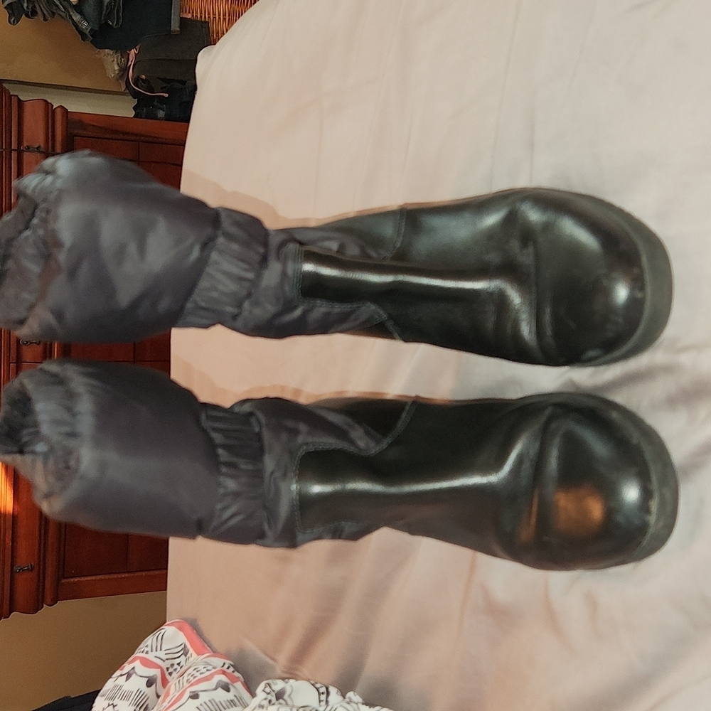 Ugg Cassidy 1943 Nylon Leather